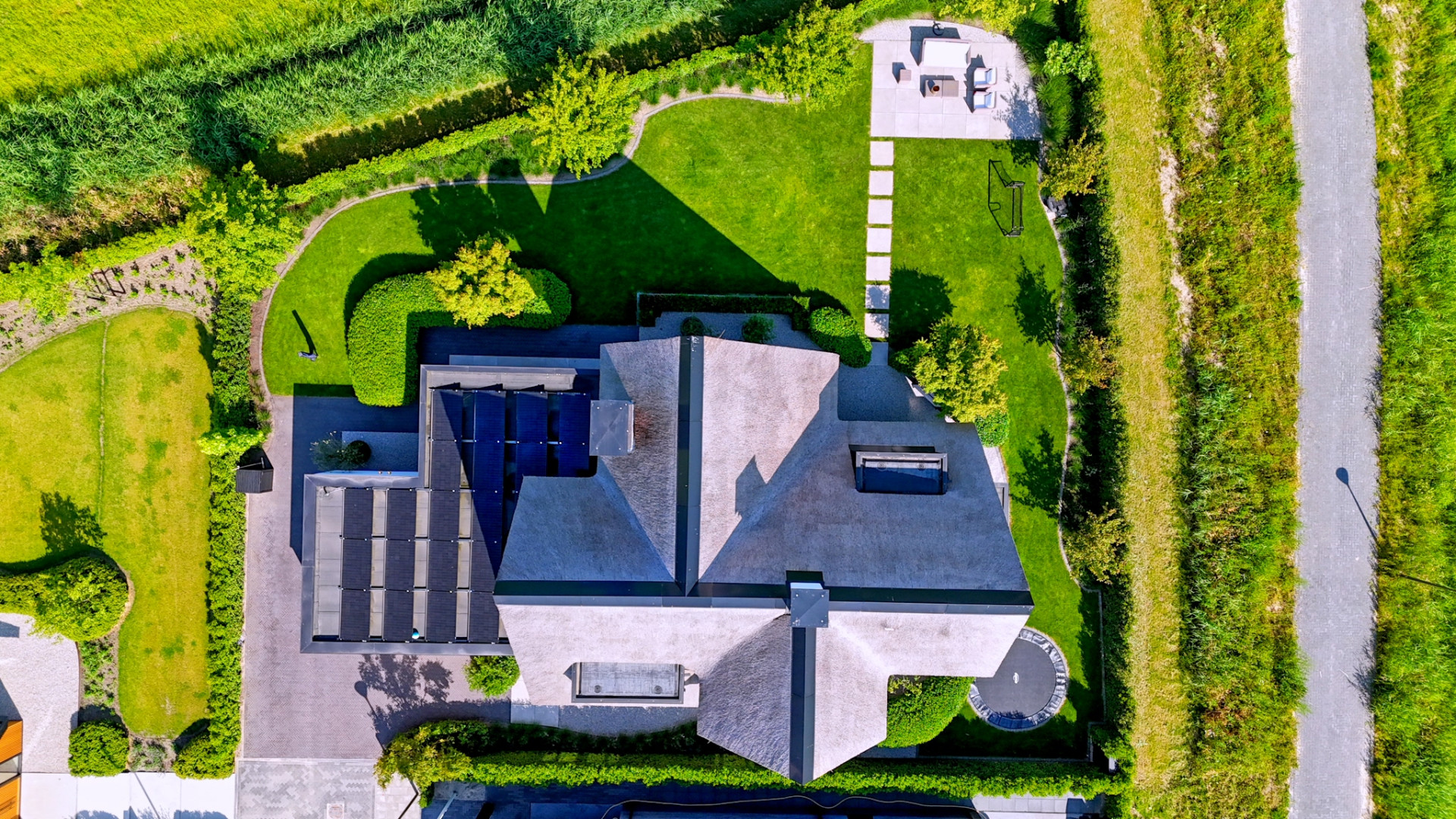 Rietgedekte villa in Genemuiden Genemuiden