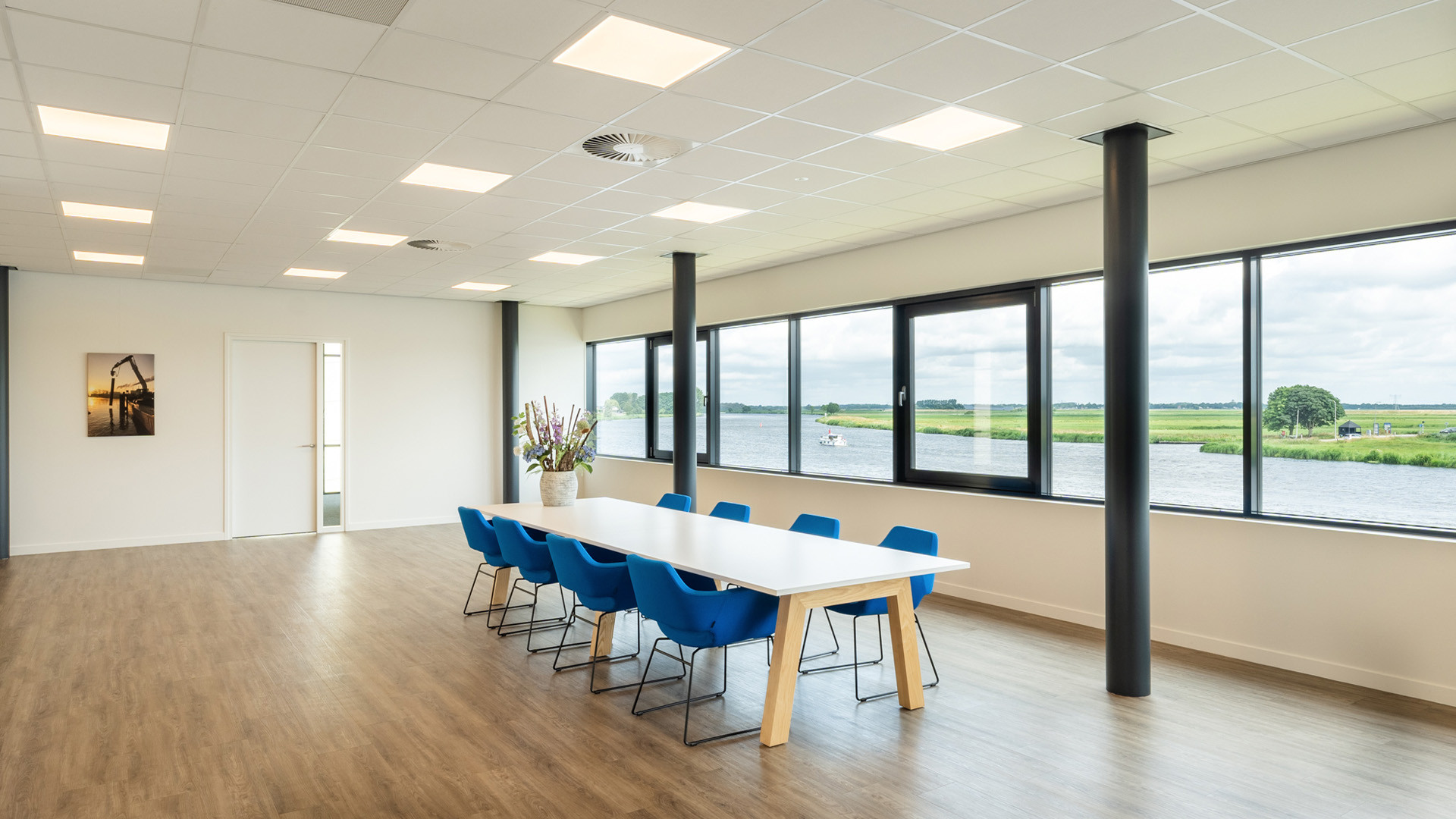 Kantoorpand Genemuiden